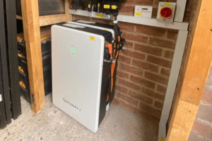 Choosing the Right Solar Battery: A Comprehensive Guide